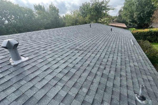 Residential roofing project