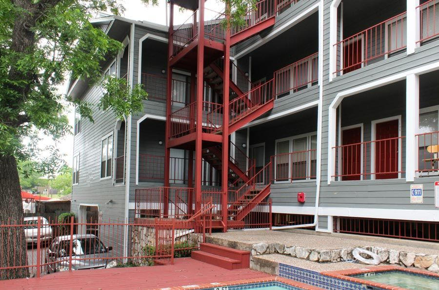 Oakview Condos near UT campus